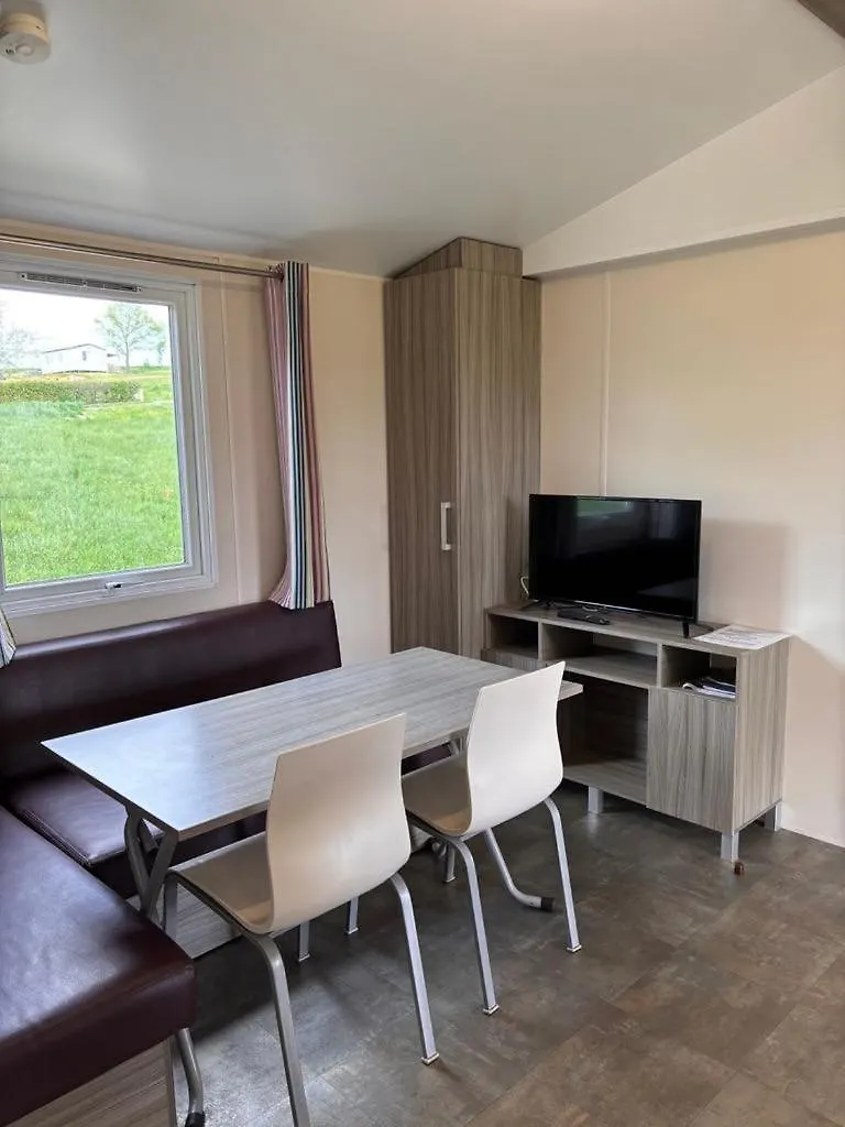 Le Camping De Ripan Bessenay 0*,